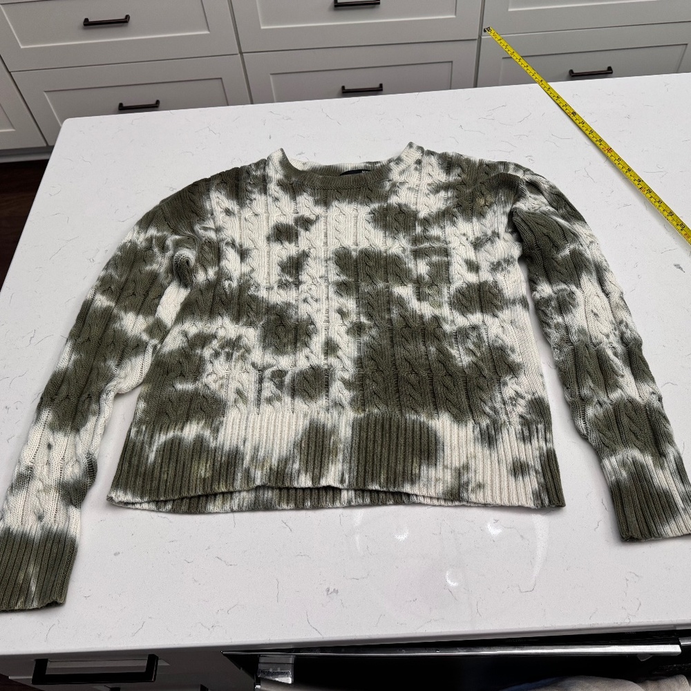 Kut from the Cloth Green and White Sweater M